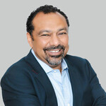 Raúl J. Valentín Headshot